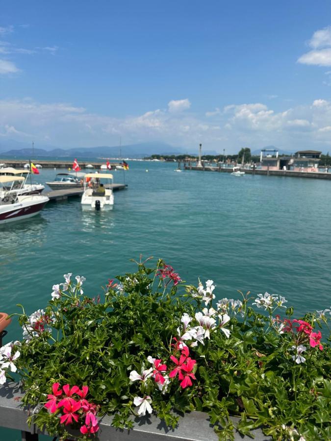 Holiday House Al Porto View Lake Peschiera del Garda Ngoại thất bức ảnh